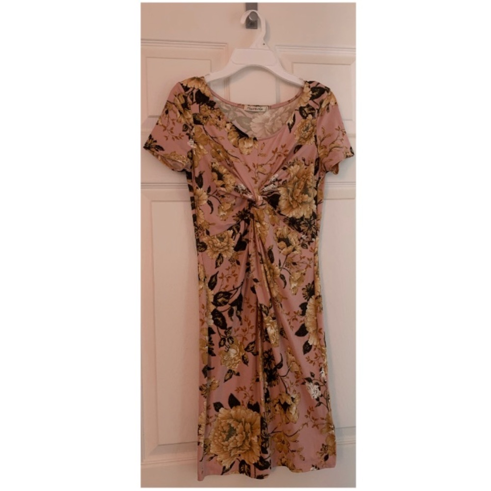 Pink, bodycon front twist floral midi dress. Heart & Hips.